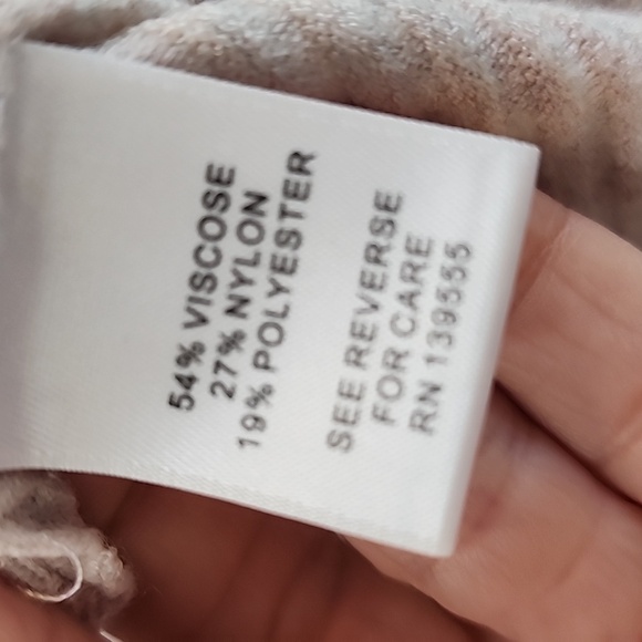 Melanie K sweater - Picture 3 of 4